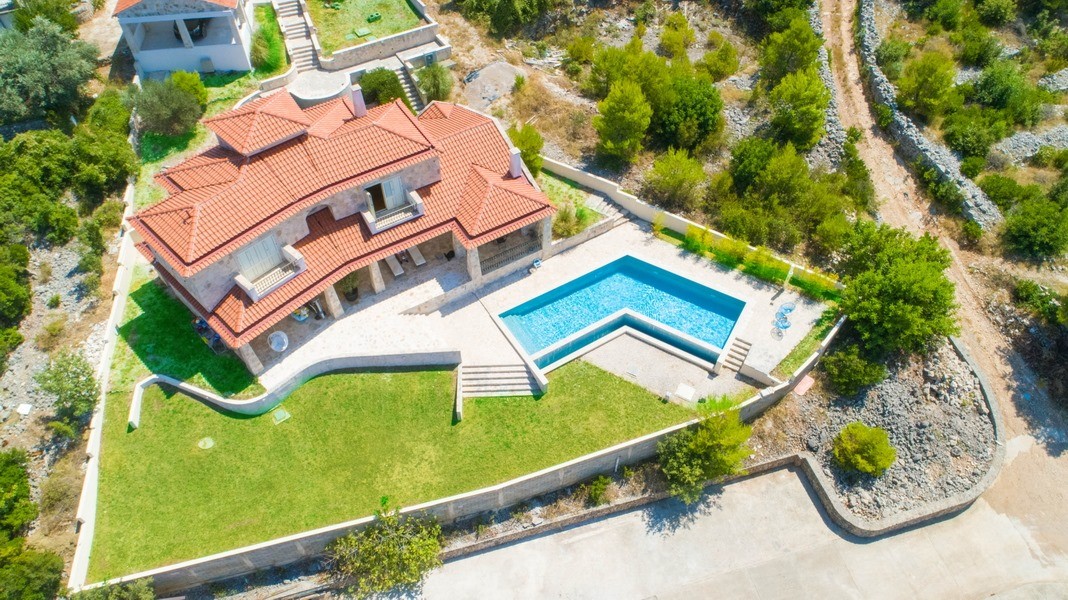 Tivat, Lustica bölgesinde satılık yeni deniz manzaralı muhteşem villa